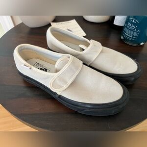 Vans White Slip-On Sneakers women’s 9